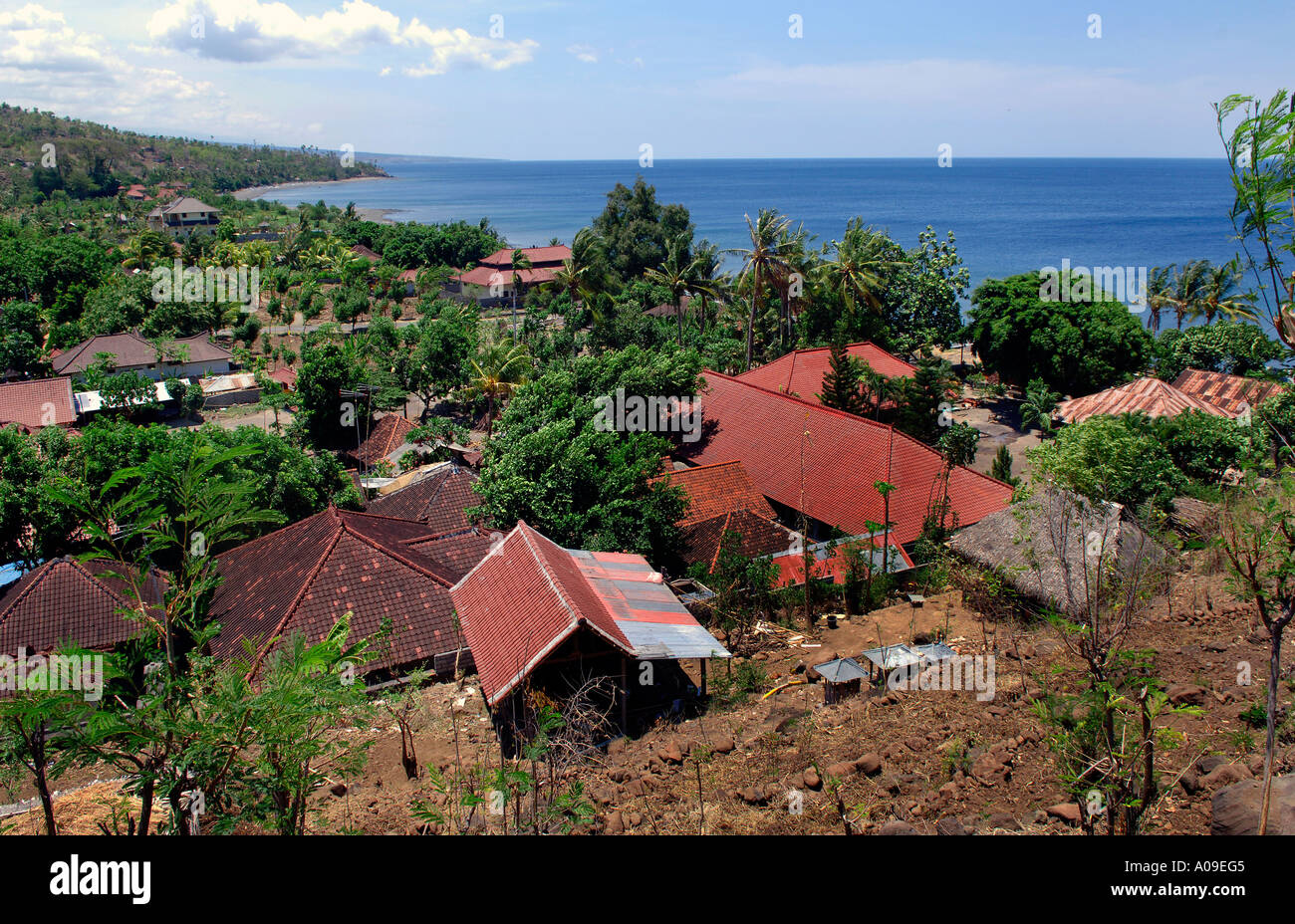 Die Ortschaft Bunutan an der Küste des östlichen Bali Indonesien in der Nähe der Stadt Ahmed und Gunung Lempuyang Stockfoto