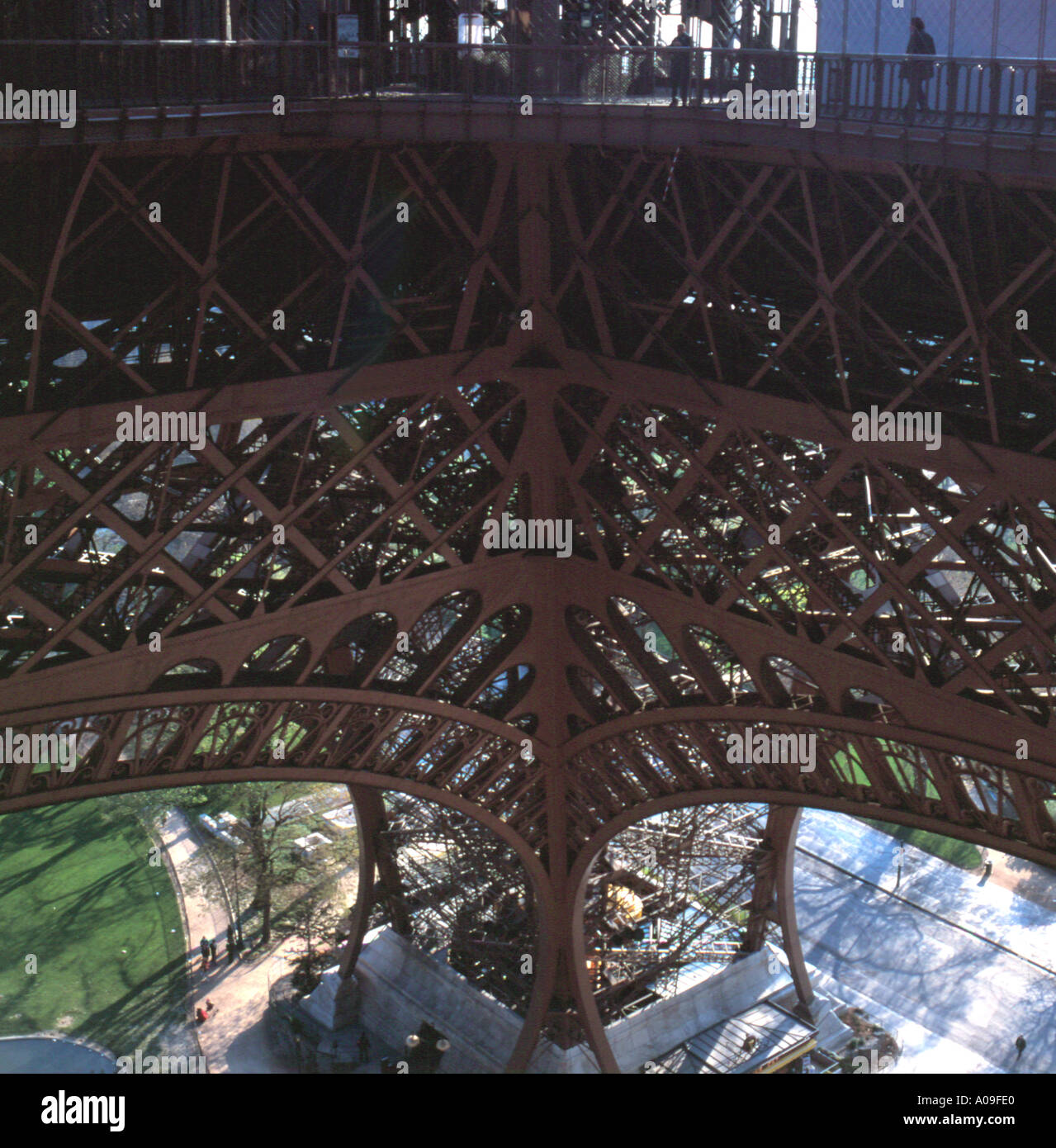 Eiffelturm schraube -Fotos und -Bildmaterial in hoher Auflösung – Alamy