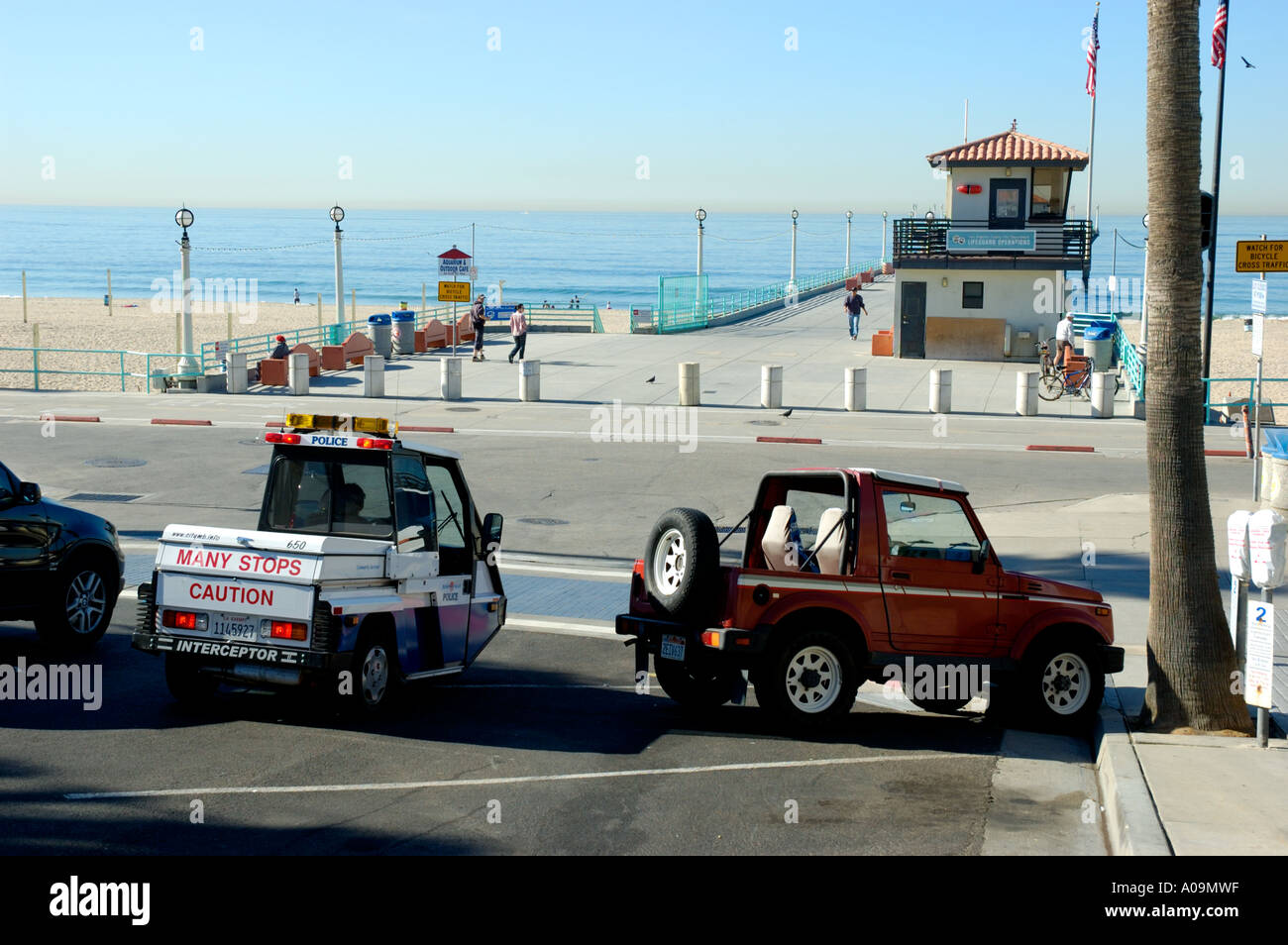 Parkplatz Kontrollfahrzeug auf Patrouille Manhattan Beach Municipal Pier California Stockfoto