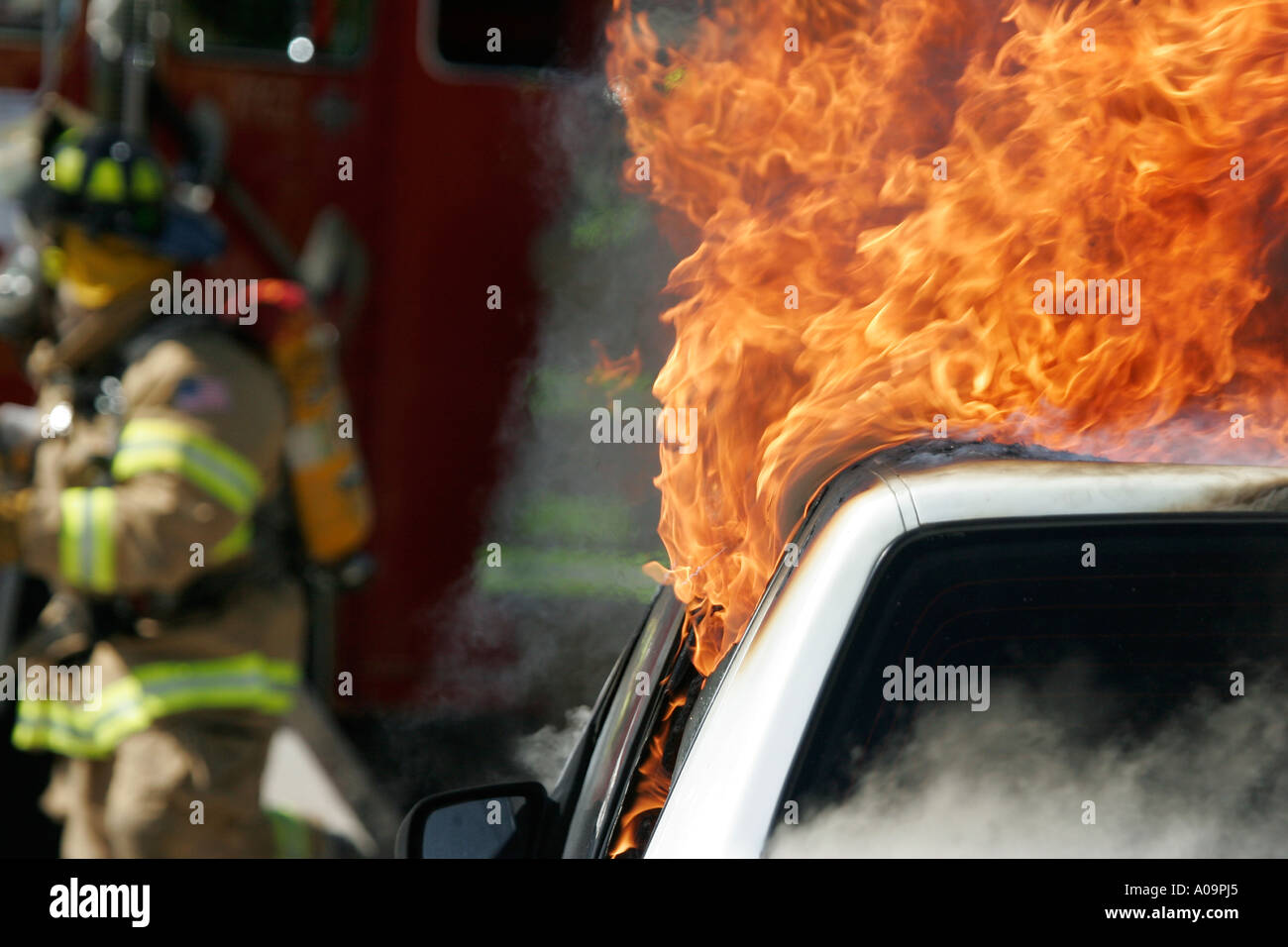 Wagen mit Feuerwehr-Szene immer bereit, löschte das Feuer Feuer Stockfoto