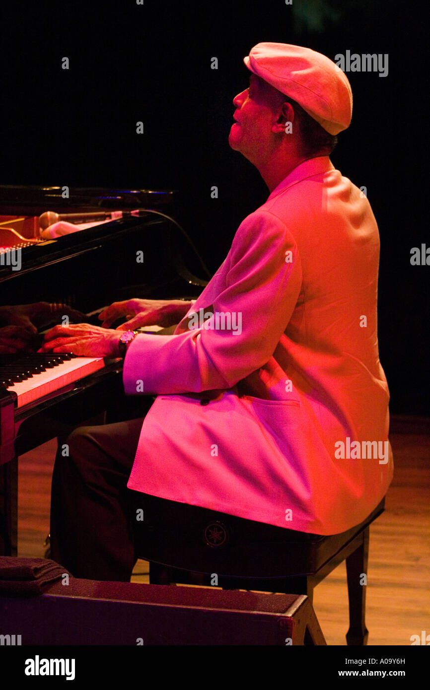 MCCOY TYNER Klavier führt mit MCCOY TYNER TRIO auf der MONTEREY JAZZ FESTIVAL Stockfoto