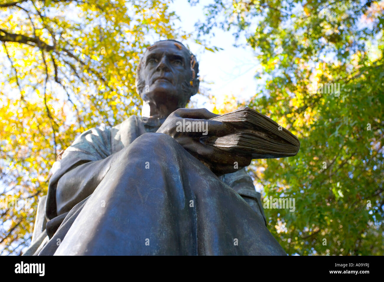 Yale University Theodore Dwight Woolsey Statue am alten Campus New Haven Connecticut USA Stockfoto