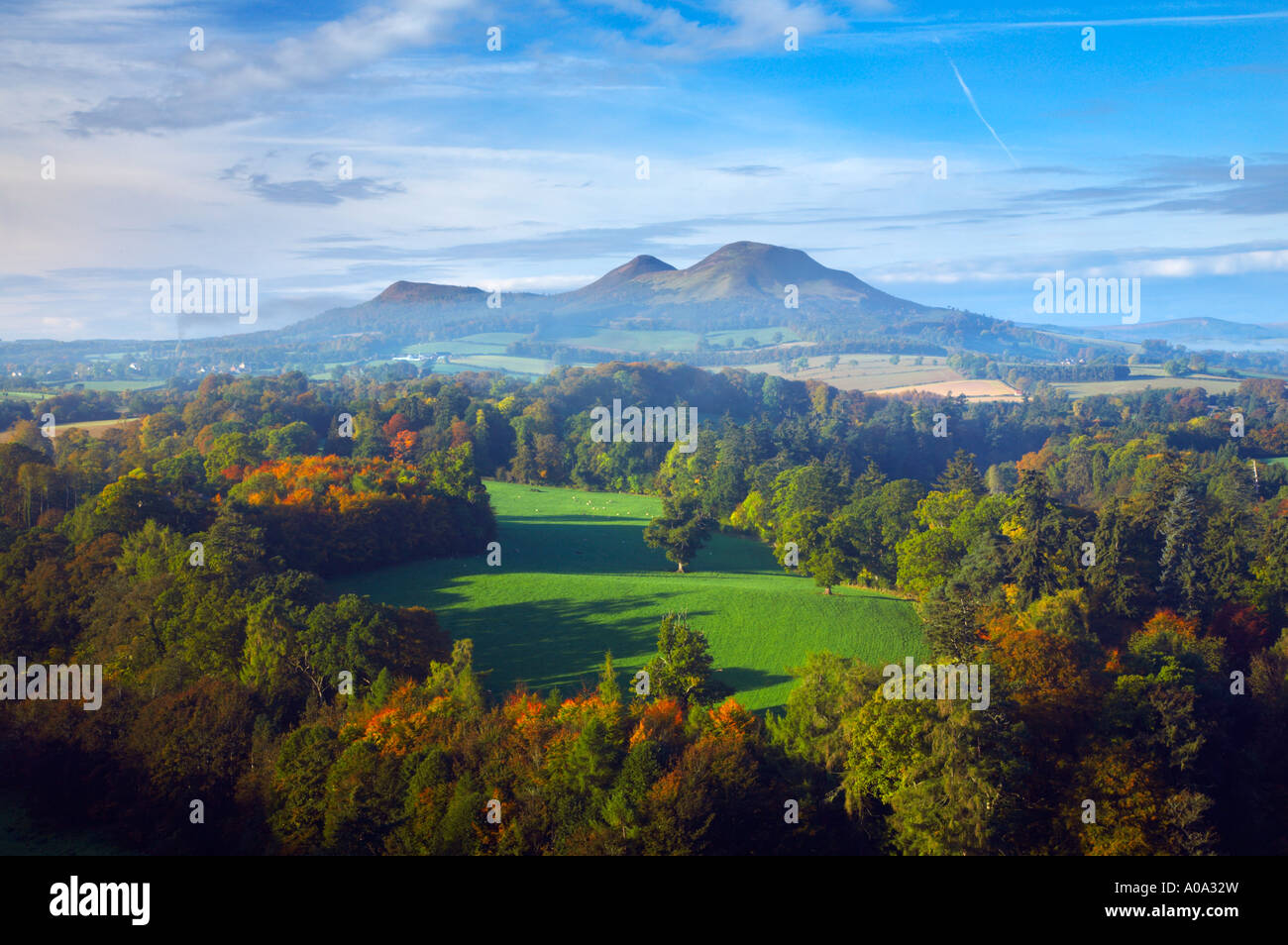 Schottland schottischen Grenzen Melrose The Eildon Hills betrachtet im Herbst von den berühmten Aussichtspunkt von Scotts View Stockfoto