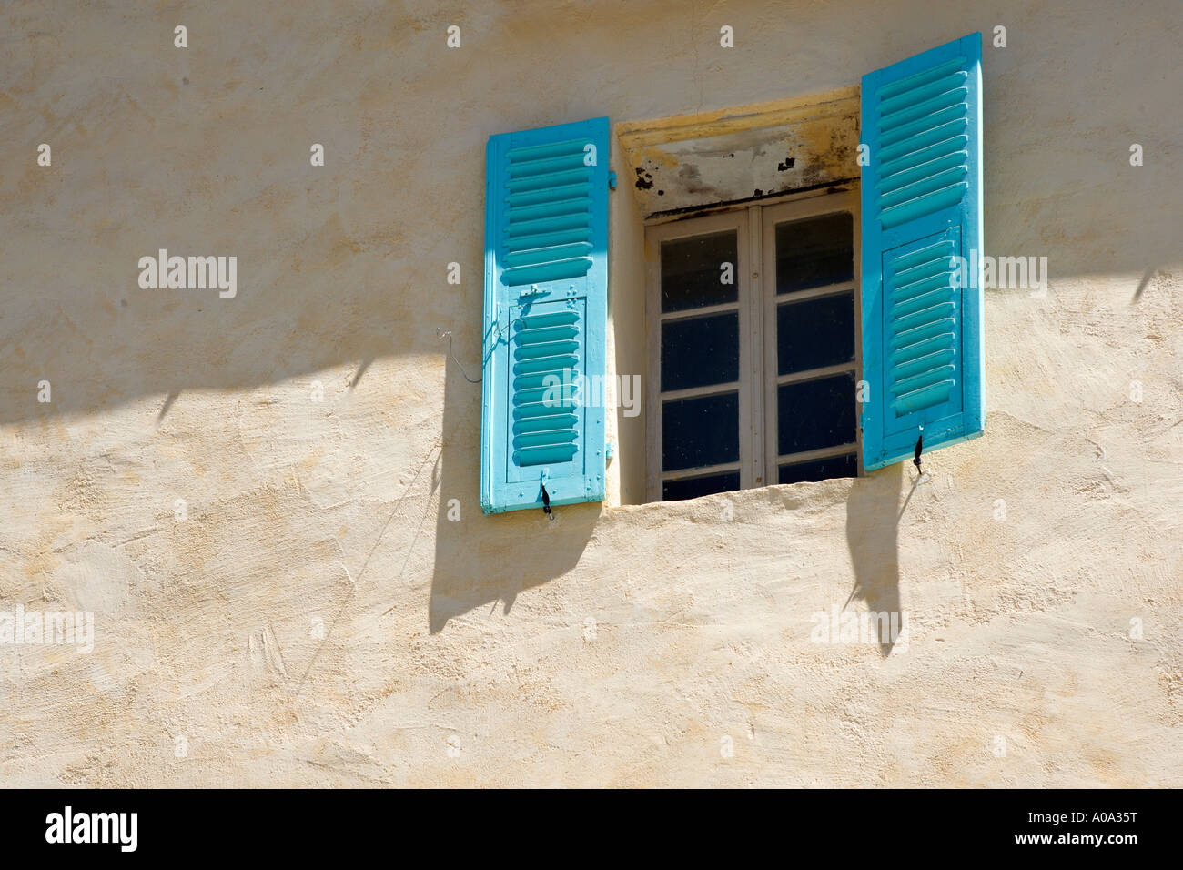 Fensterläden, Fenster, Piedicroce, Castagniccia, Korsika, Frankreich, Stockfoto