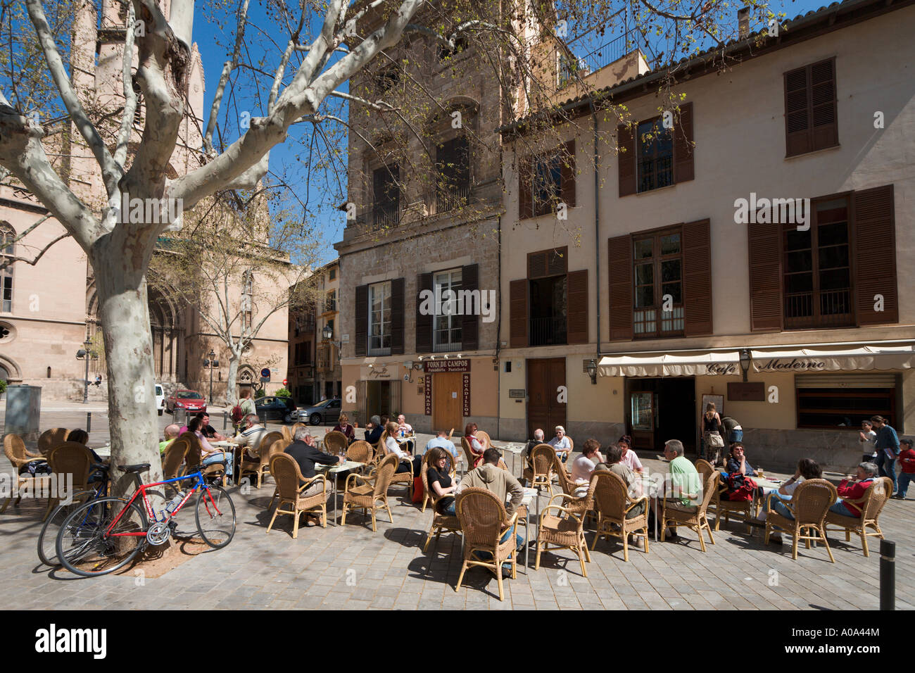 Straßencafé in Placa Santa Eulalia, Altstadt, Palma, Mallorca, Balearen, Spanien Stockfoto