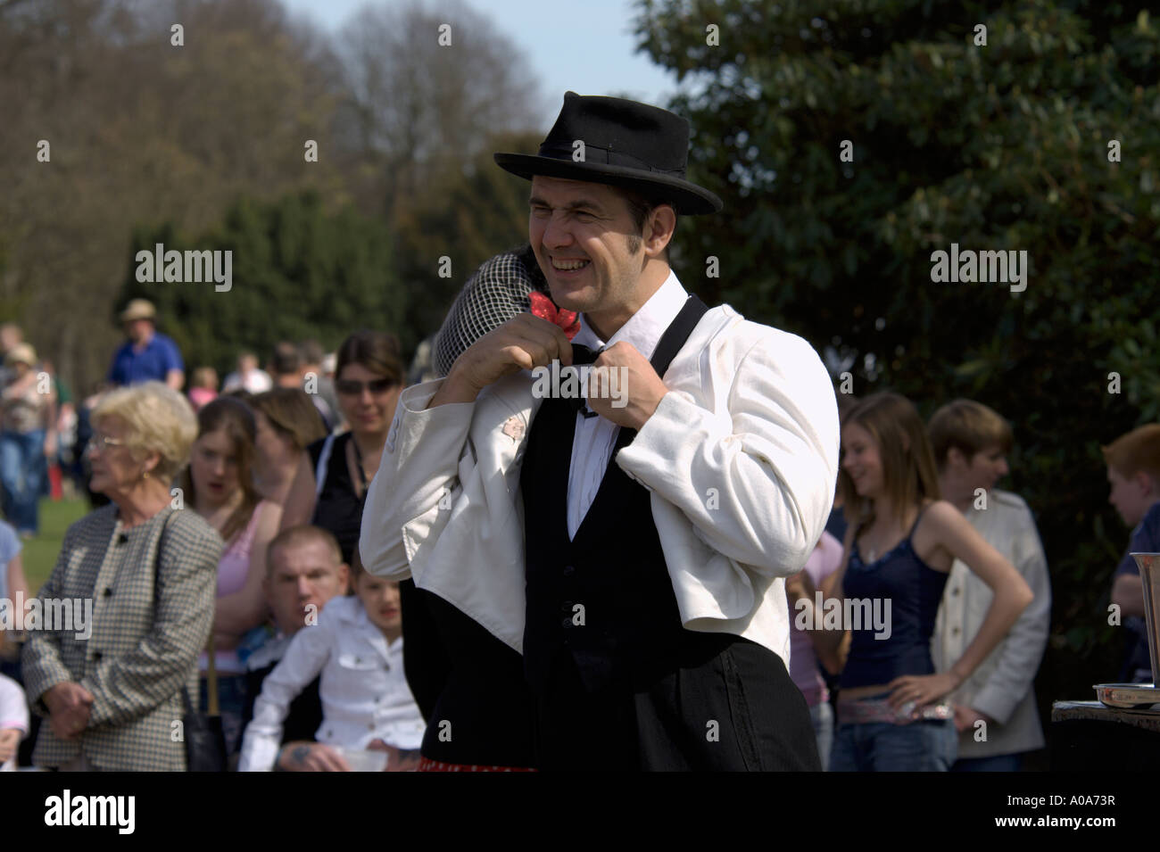 Street Theatre Callendar Park groß in Falkirk Scottish National Street Arts Festival Falkirk Stirlingshire Schottland Stockfoto