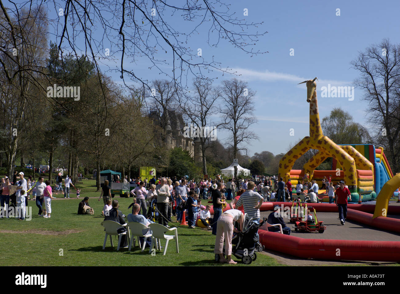 Callendar Park groß in Falkirk Scottish National Street Arts Festival Falkirk Stirlingshire Schottland Stockfoto