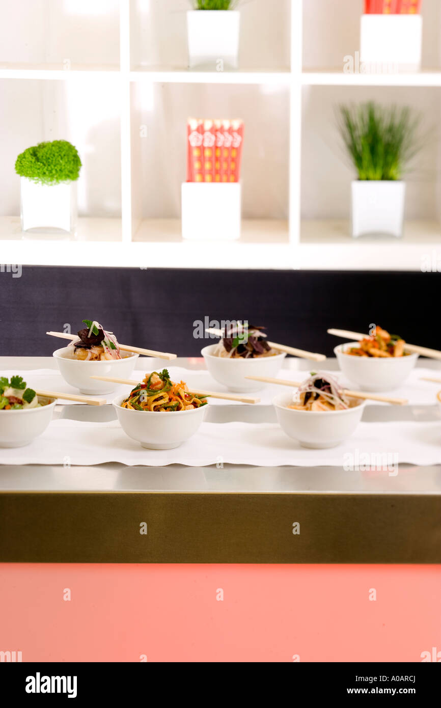 Orientalisches Essen Bar mit Stäbchen Stockfoto
