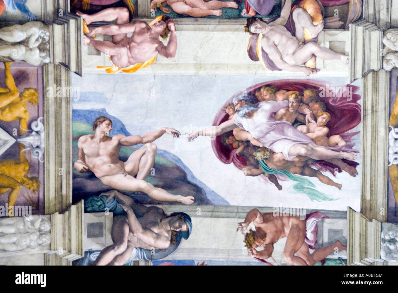 Die Erschaffung Adams von Michelangelo an der Decke der Sixtinischen Kapelle im Vatikan Museum Rom Italien Stockfoto