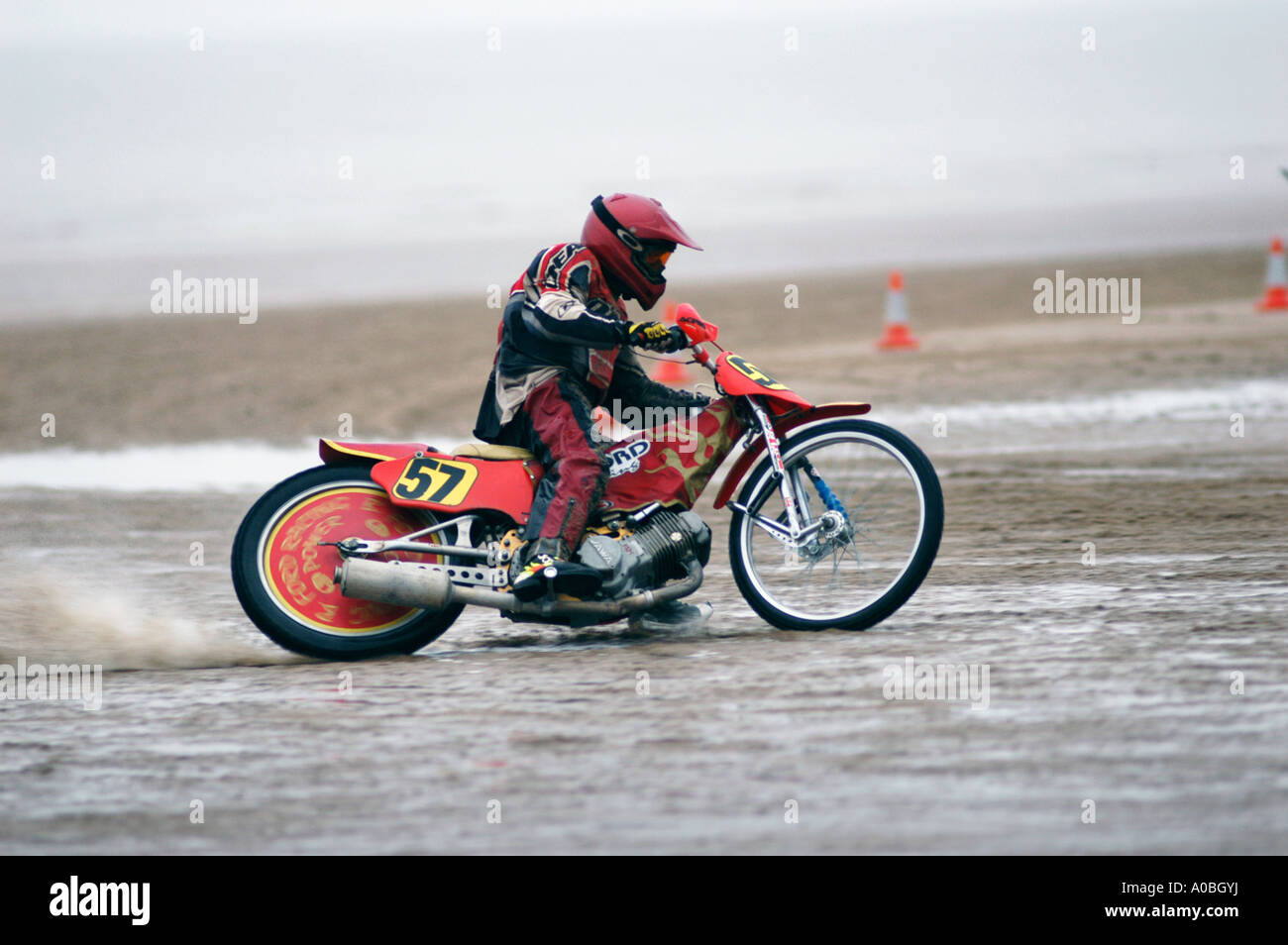 Sand Racer auf Jawa Speedway Motorrad Sand Rennen an einem Strand in  England Stockfotografie - Alamy