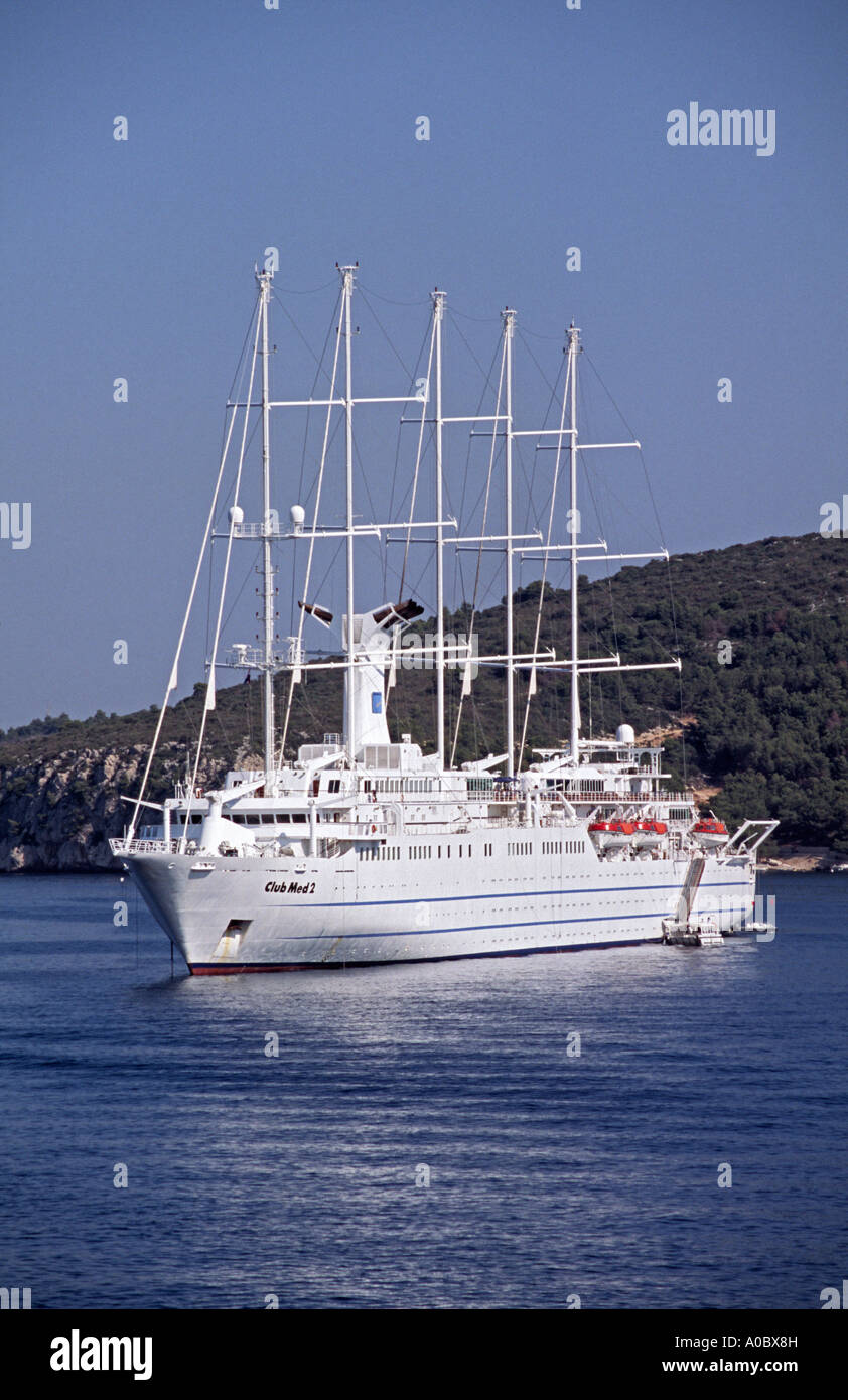 Das Segel-gestützte Kreuzfahrtschiff Club Med 2 vor Anker aus Hvar Stadt Kroatiens dalmatinische Küste Stockfoto