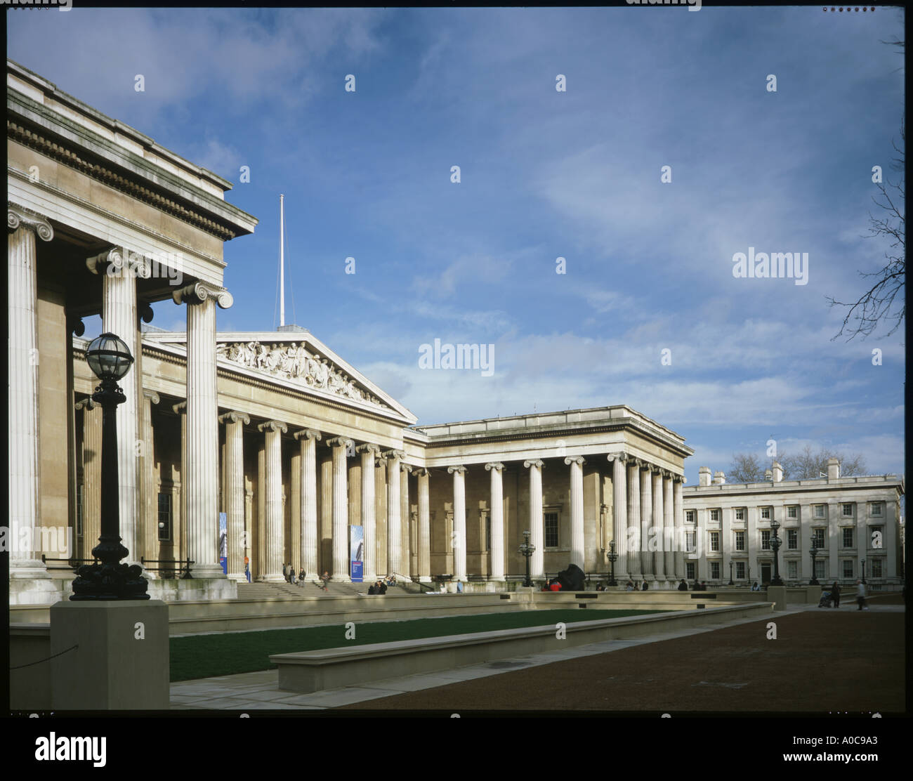 British Museum in London - Haupteingang Portikus. Architekt: Sir Robert Smirke Stockfoto