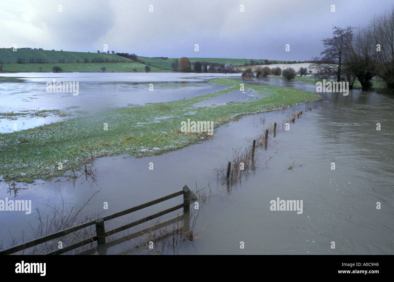 Windrush Tal überflutet, in der Nähe von Whitney in Oxfordshire-England Stockfoto