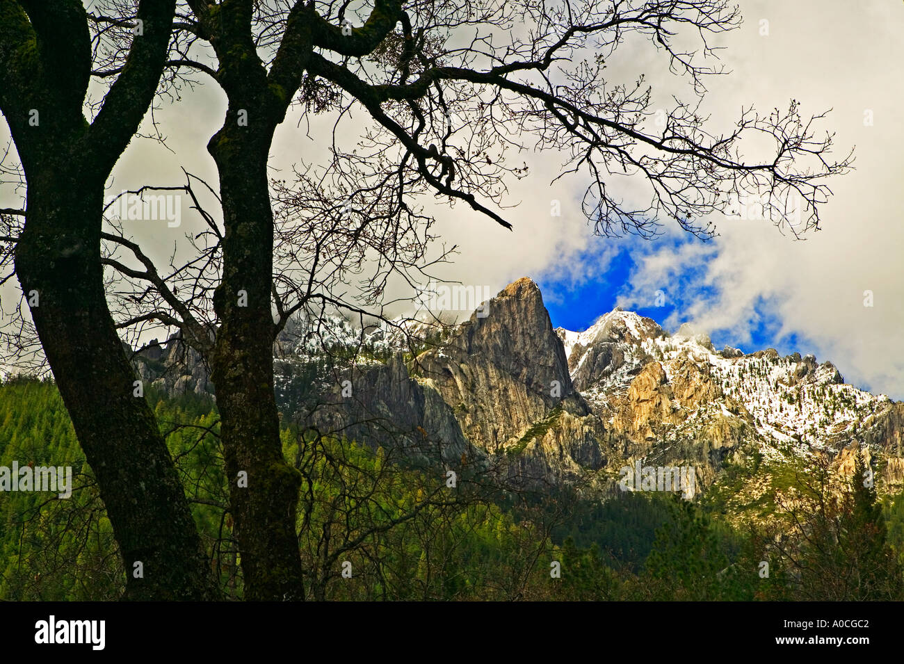 Schloss Craigs brechen Thriugh Wolken Burg Craigs State Park CA Stockfoto