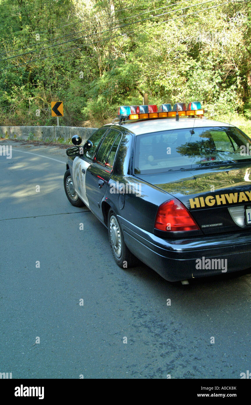 California Highway Patrol Auto sitzt an einer Unfallstelle in Occidental Kalifornien Stockfoto