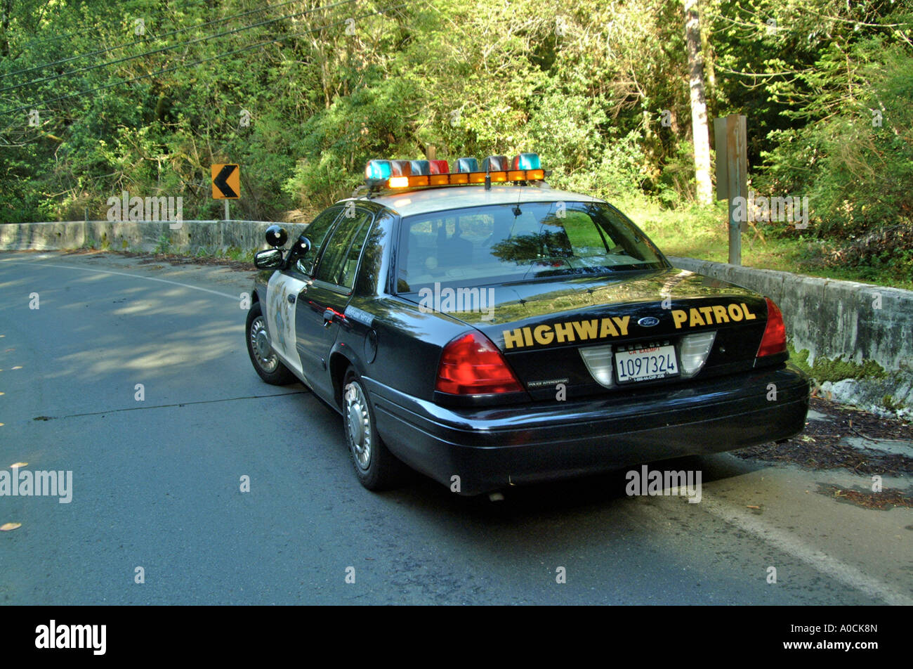 California Highway Patrol Auto sitzt an einer Unfallstelle in Occidental Kalifornien Stockfoto