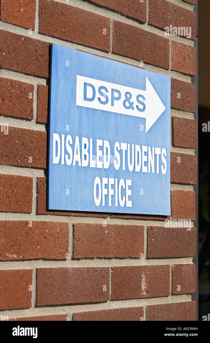 Ein Wegweiser für behinderte Studenten Office in Irvine Valley College, Irvine, Kalifornien, USA Stockfoto