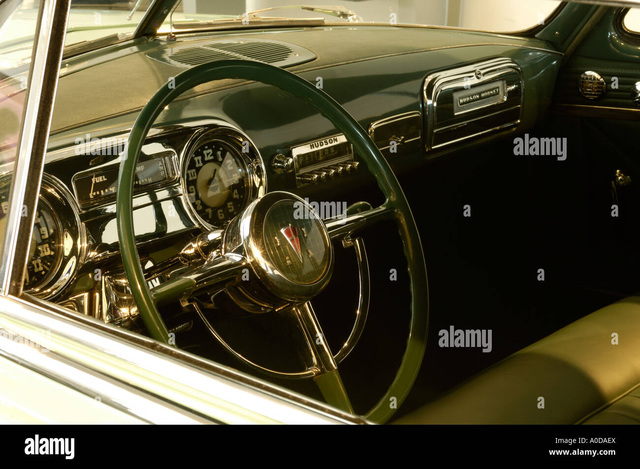 Dash und Instrumententafel eine 1953 Hudson Hornet im Walter P Chrysler Museum in Auburn Hills, Michigan USA Stockfoto