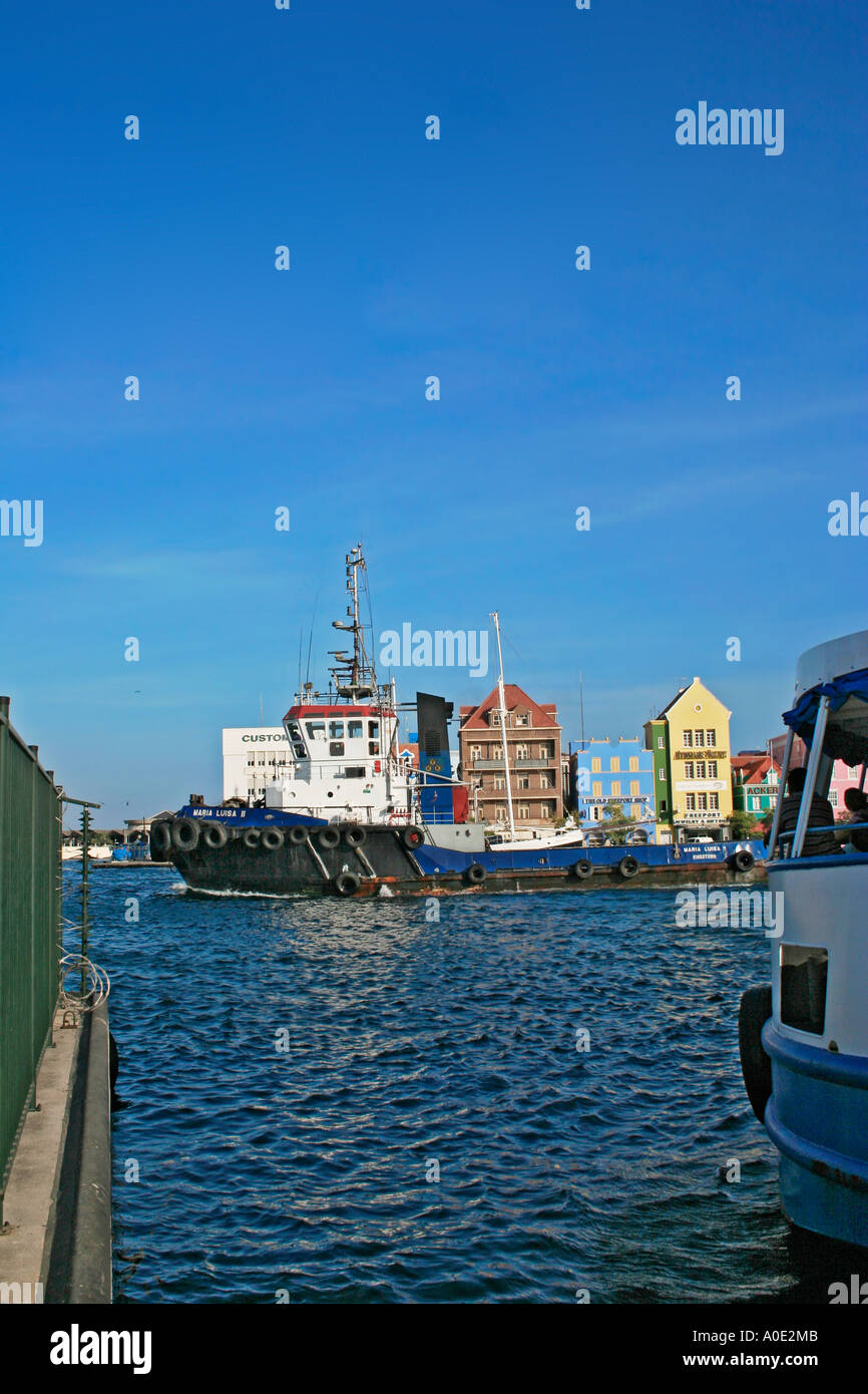 Hafenaktivitäten in Willemstad Curacao Niederländische Antillen Stockfoto