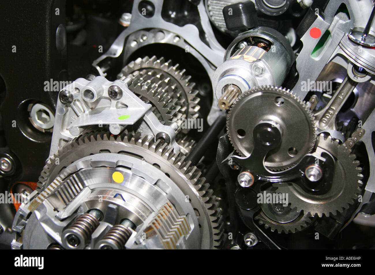 Detaillierte full-Size-Modell der modernen Motorrad Benzinmotor wegschneiden. Stockfoto