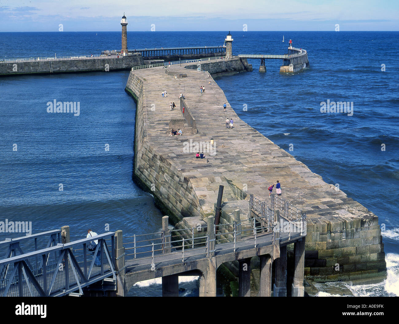 Die Pier Süd von Whitby Hafen vor Modernisierung etwa 1990. Stockfoto