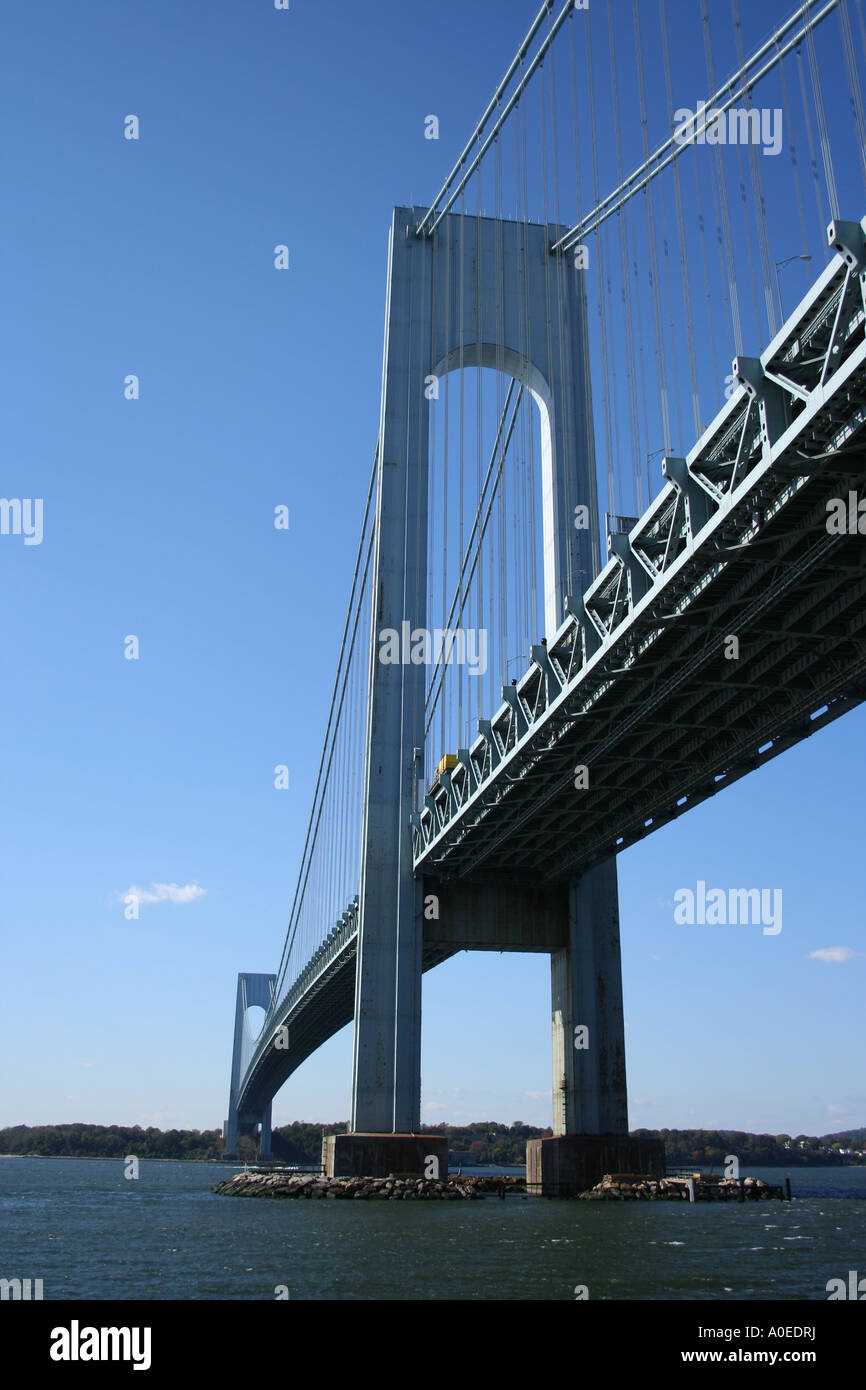 unter Verrazano Narrows Bridge zwischen Brooklyn und Staten Island New York City Oktober 2006 Stockfoto