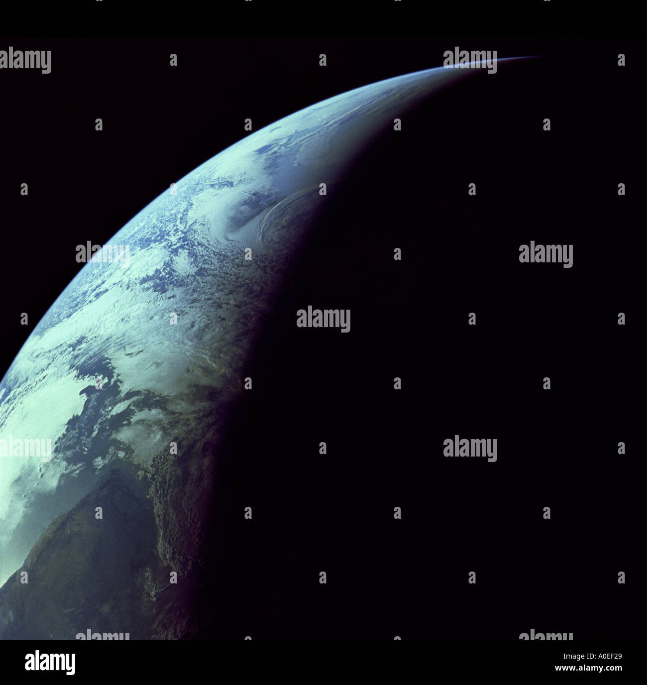 Sichelförmige Erde aus dem Weltraum Stockfoto