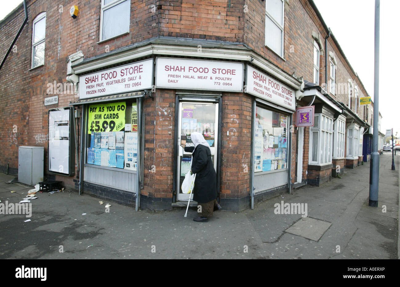 Eine asiatische besaß Lebensmittelgeschäft verkauft Halal-Fleisch und Geflügel in Bordesley grün Birmingham UK Stockfoto