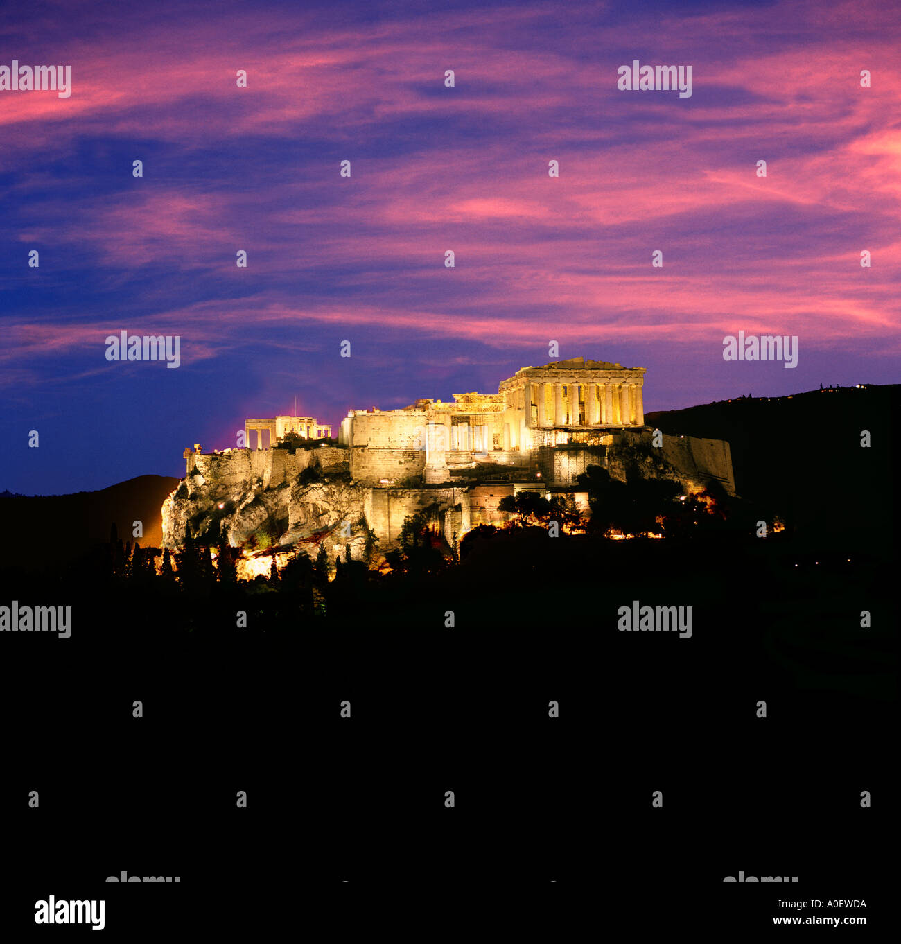 Die Akropolis in Athen Griechenland mit Flutlicht Stockfoto