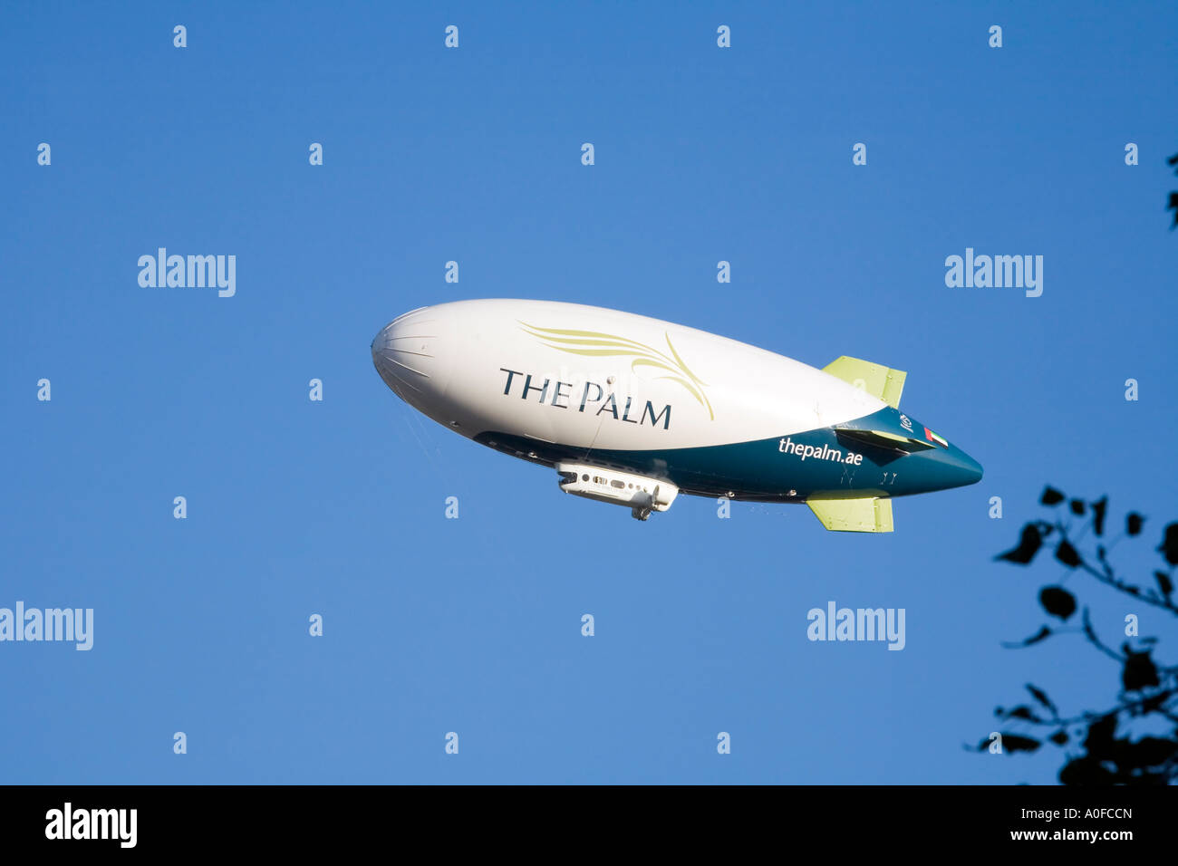Der Geist von Dubai Luftschiff der Welt s größte kommerzielle Zeppelin, auf seiner Reise von London nach Dubai am 9. November 2006 Stockfoto