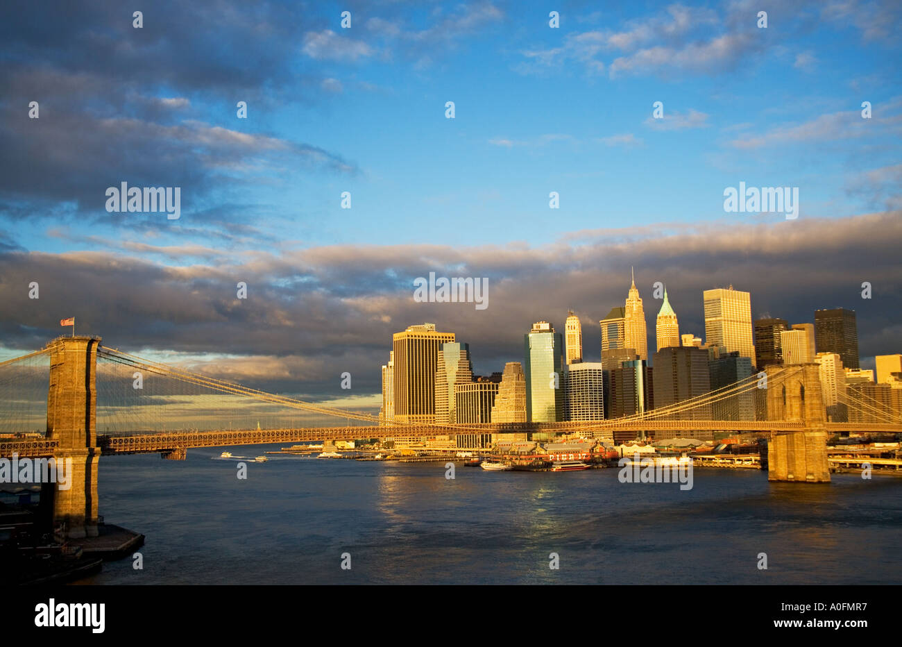BROOKLYN BRIDGE, NEW YORK CITY SCENIC Stockfoto