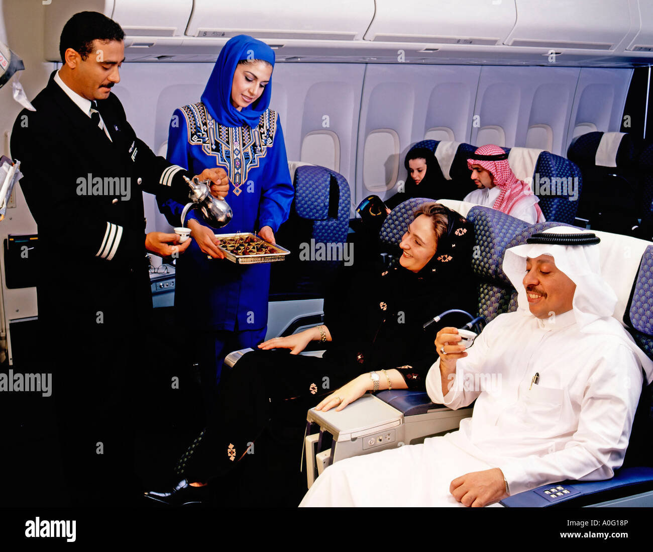 Saudi Air Crew und Passagiere Stockfoto