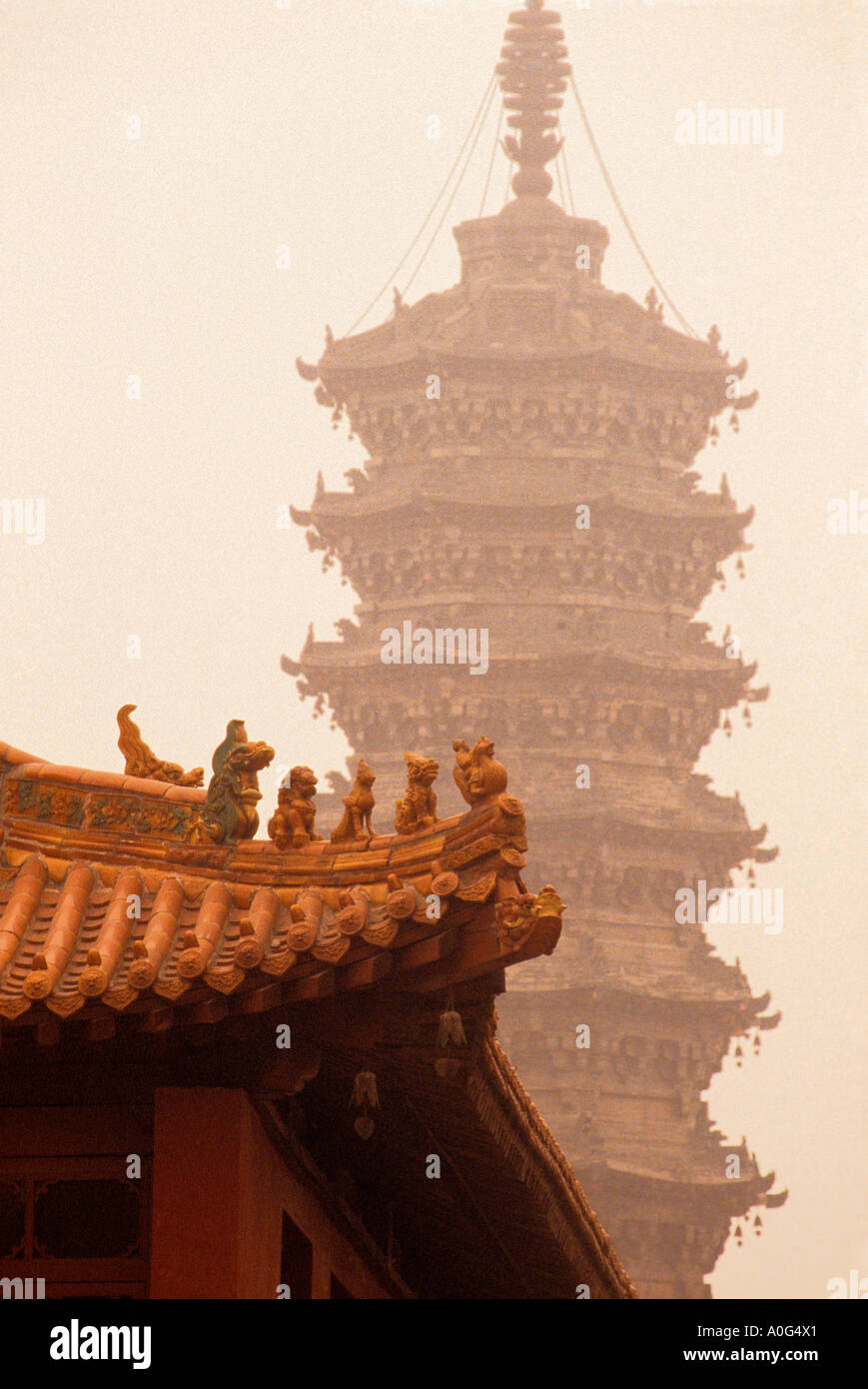 Shijiazhuang, Hebei, China - Bailin Zen-buddhistischen Tempel Jin Dynastie Pagode Stockfoto