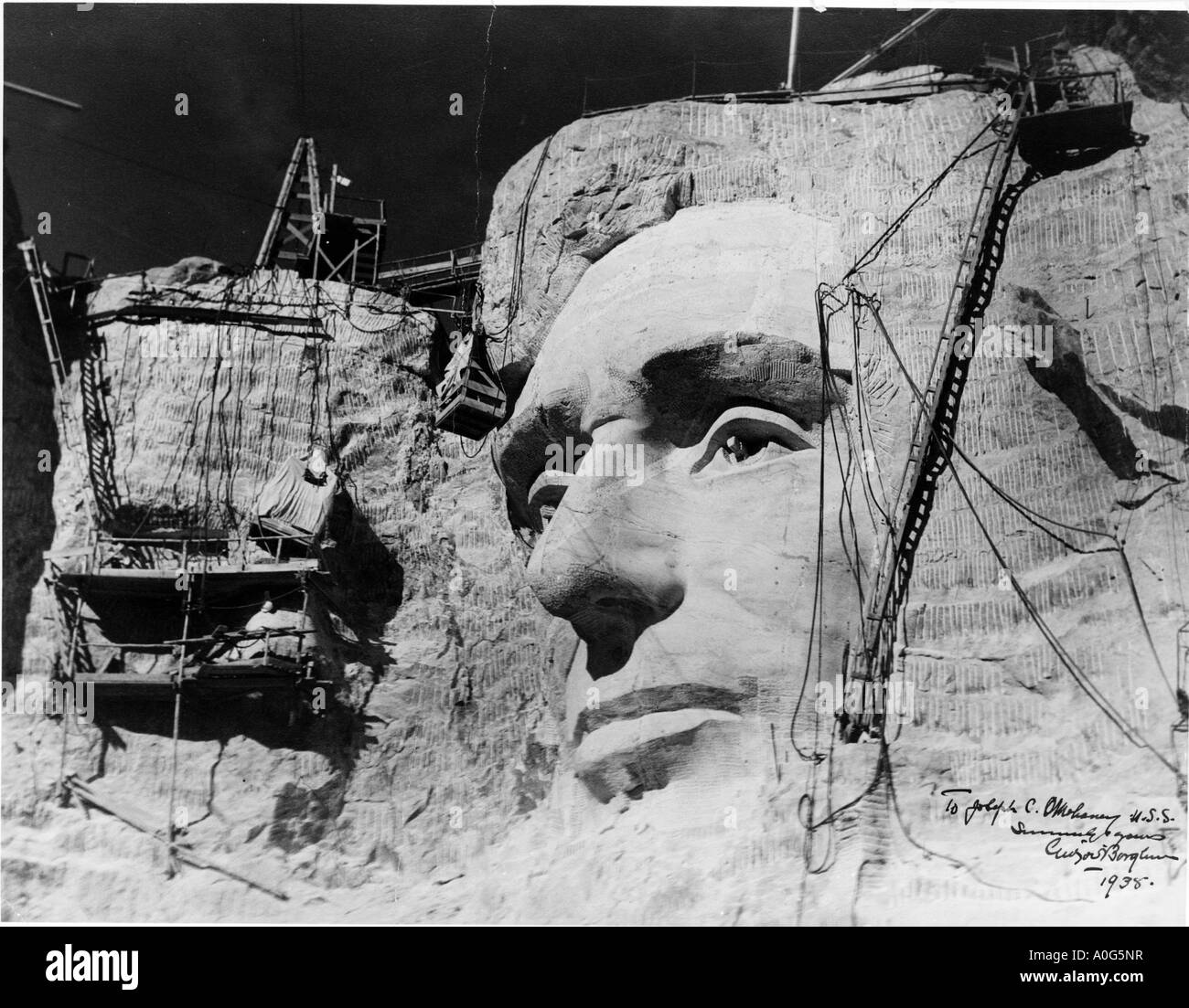 Gesicht von Abraham Lincoln und Baumaschinen auf Mount Rushmore, South Dakota Stockfoto