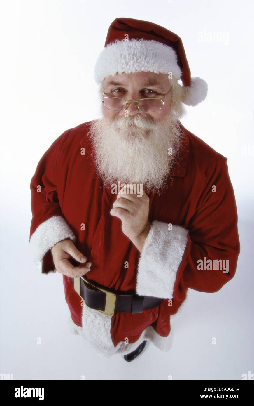 Erhöhte Ansicht von Santa Claus in die Kamera schaut Stockfoto