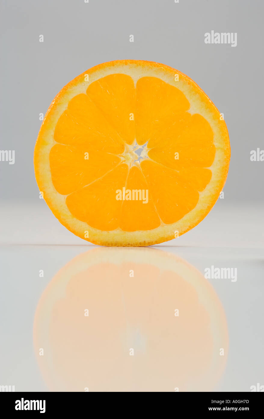 Eine Runde Orangenscheibe Stockfoto