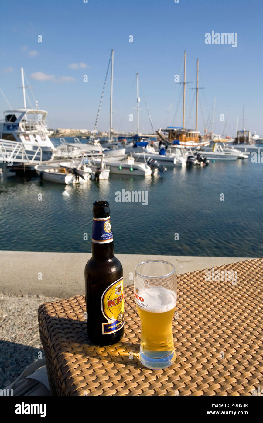 ein kalter Keo Bier auf einem Tisch in der ersten Meereslinie Hobo Cafe