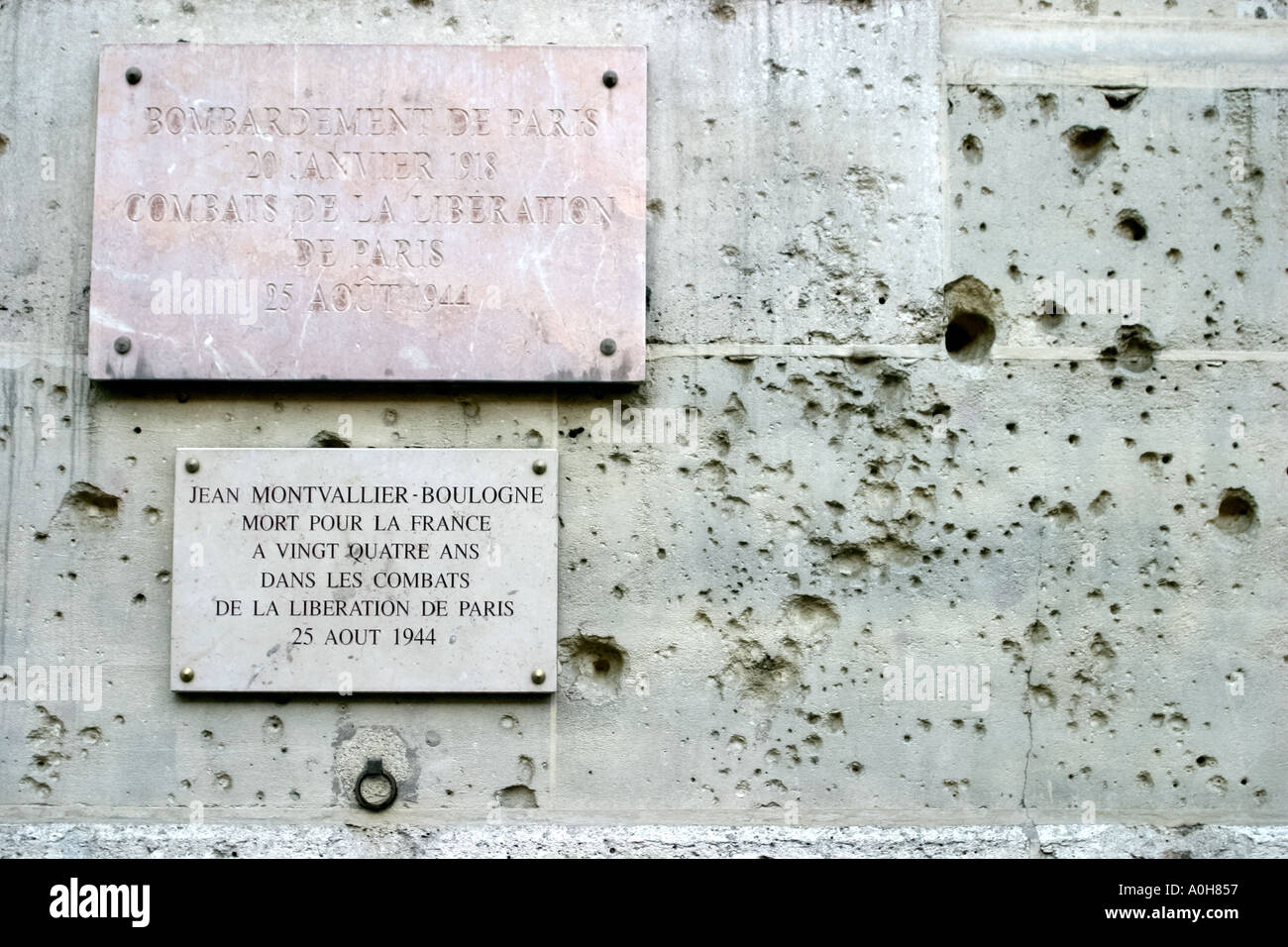 Einschusslocher Und Schaden An Der Wand Von Der Ecole Nationale Superieure Des Mines Von Ww1 Und Ww2 Stockfotografie Alamy