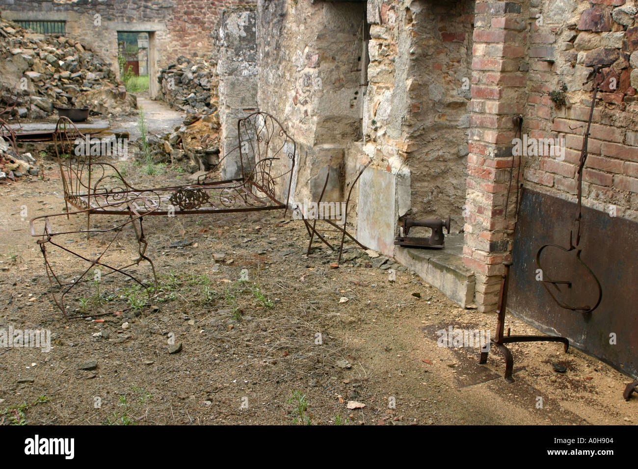 Reste eines Hauses in Oradour Sur Glane erhalten Limousin Dorf Schauplatz WW2 Nazi-SS-Massakers Frankreich Stockfoto