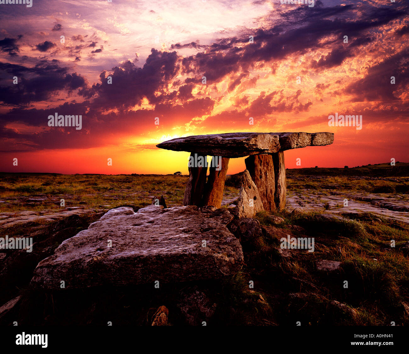 Poulnabrone Dolmen Co Clare Burren Irland Stockfoto