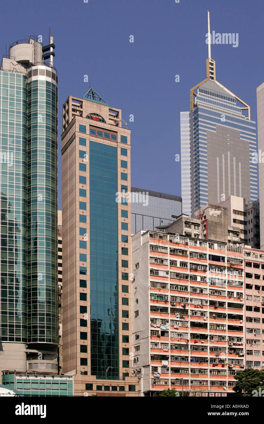 China Hong Kong Central Wanchai Central Plaza Skyline Kontrast zwischen moderne und alte Architektur Stockfoto