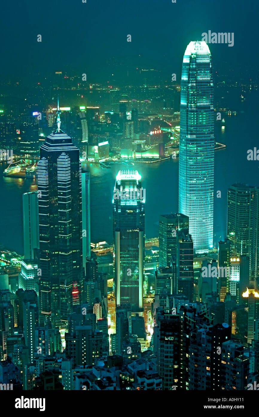 China Hong Kong Insel Victoria Peak anzeigen Punkt Skyline in der Dämmerung Stockfoto