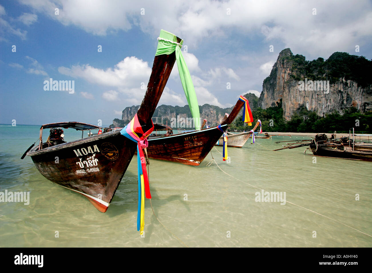 THA Thailand Krabi Railay Strand Longtailboote Stockfoto