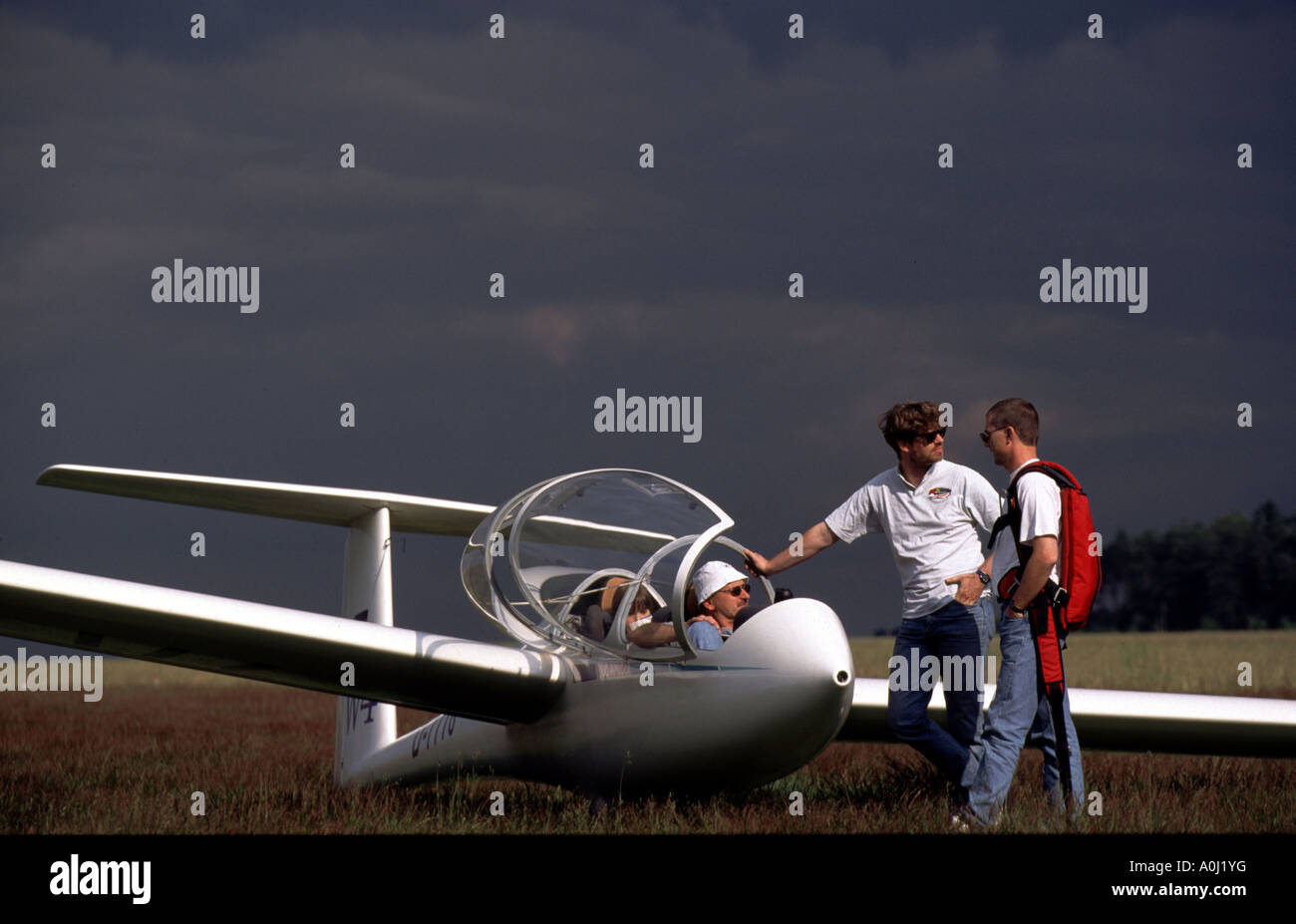 Zwei sitzende Schirmtyp Twin-Astir Stockfoto