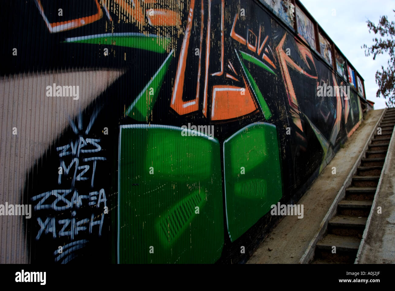 Graffiti-Bahn Eingang Budapest Stockfoto