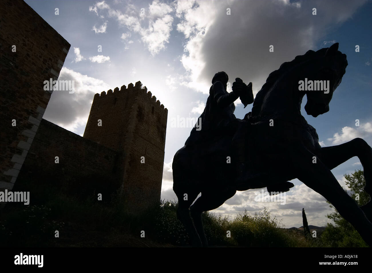 Silhouette eines Kavaliers vor einer Burg Stockfoto