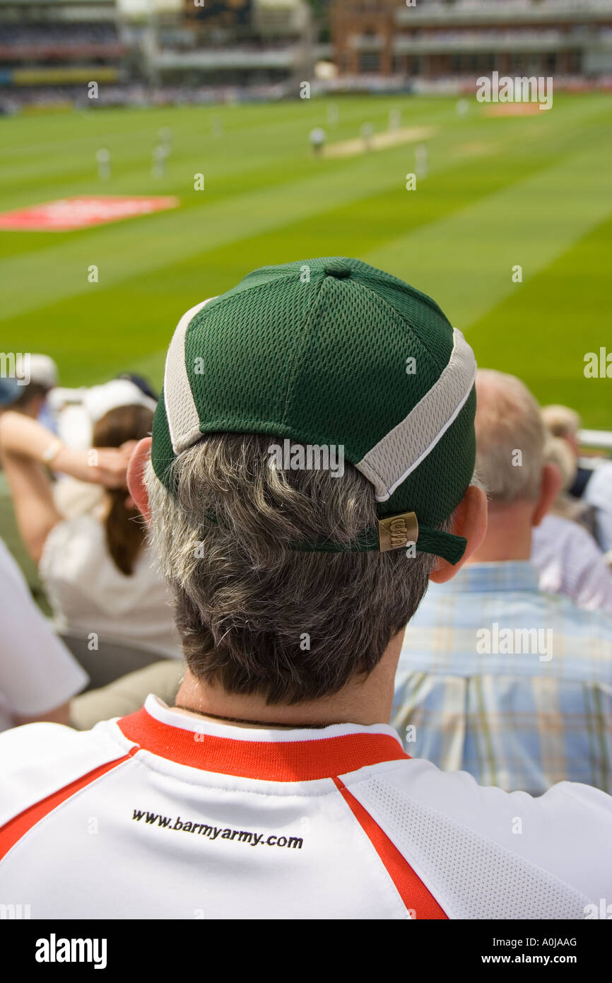 Lords Cricket Ground St Johns Wood London UK Testspiel Cricket Match Barmyarmy Hemd Stockfoto