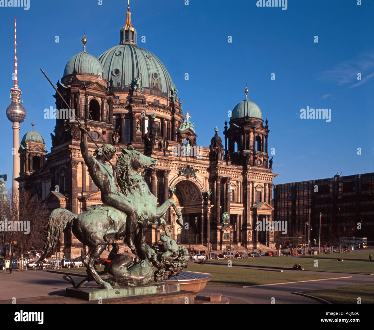 Berliner Dom Lustgarten Skulptur Alex Fernsehturm Stockfoto