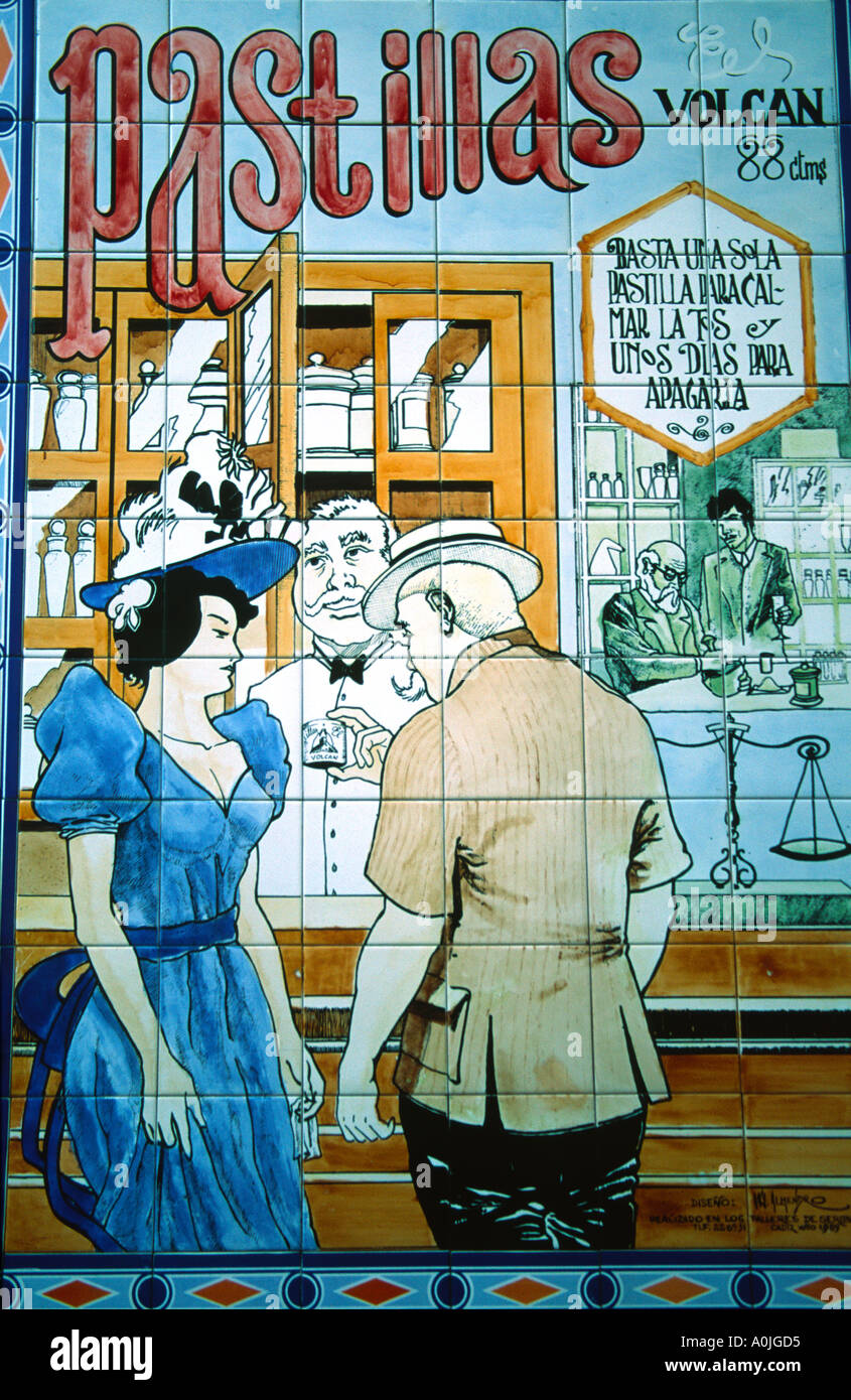 Spanien-Cadiz altmodisch Werbung für Drogerie azulejos Stockfoto