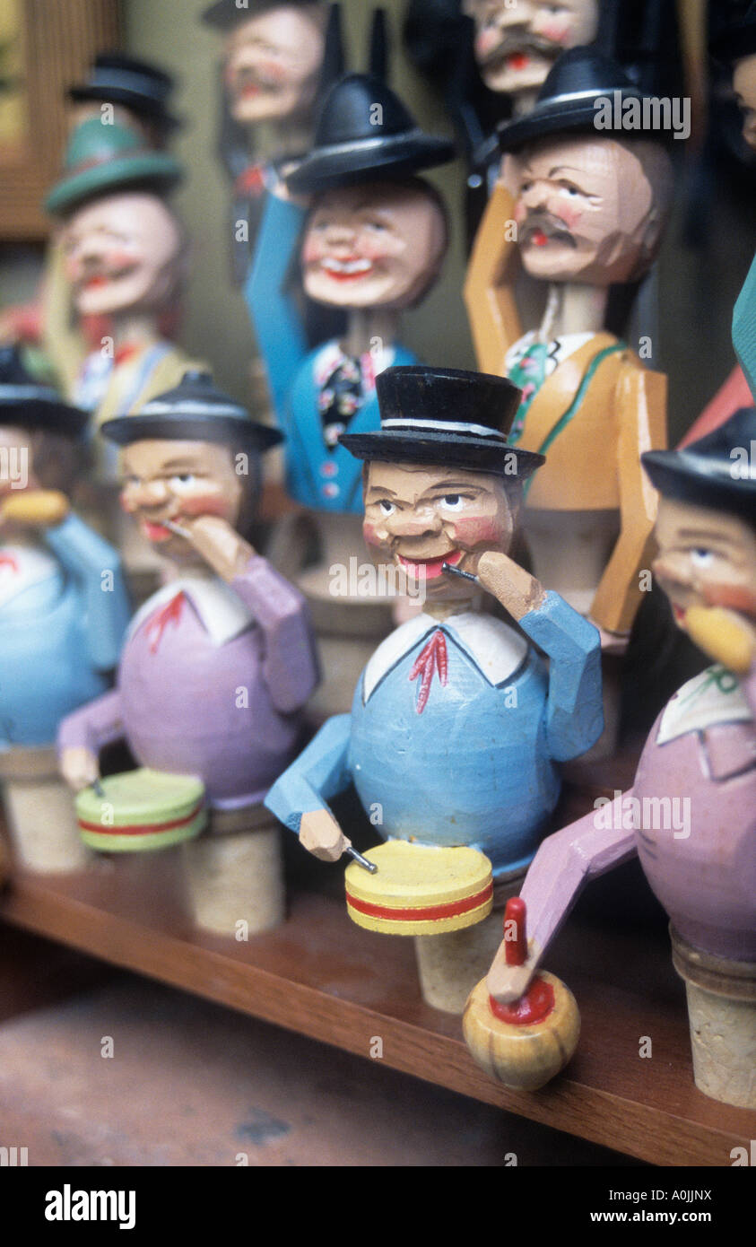 Detail der Souvenir-Figuren zum Verkauf in Salzburg Stockfoto